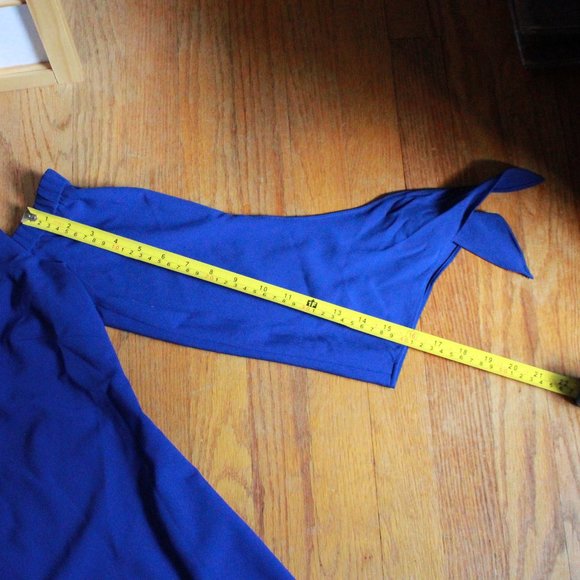 Eliza J Exposed Shoulder Dress - Picture 4 of 5